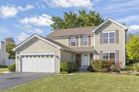 555 Waterford Dr, Lake Zurich, IL 60047