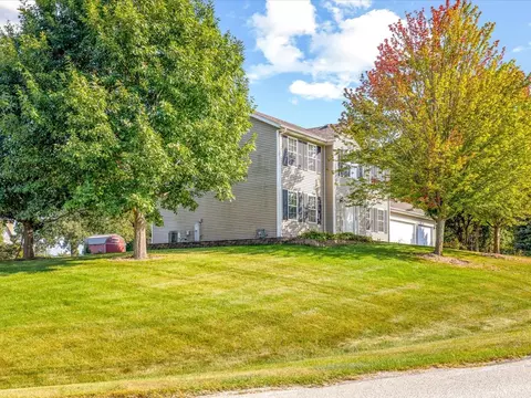 1108 Otter Creek Dr, Durand, IL 61024