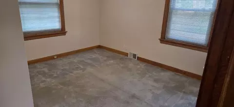 Bedroom - 9525 W Oak Pl, Des Plaines, IL 60016 photo 2 of 5