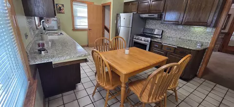 Kitchen - 9525 W Oak Pl, Des Plaines, IL 60016 photo 1 of 2