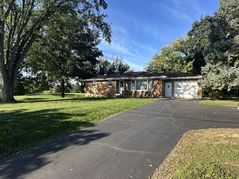 223 Barreville Rd, Mchenry, IL 60050
