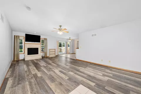 Living - Undisclosed, Braidwood, IL 60408 photo 1 of 2