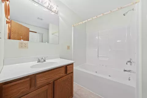 Bath - Undisclosed, Braidwood, IL 60408 photo 2 of 2