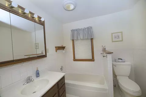 Bath - 318 24th Ave, Ottawa, IL 61350 photo 1 of 1