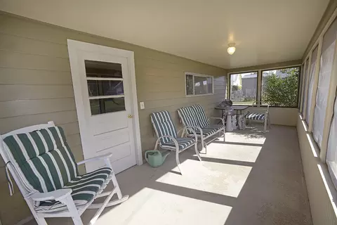 Exterior - 318 24th Ave, Ottawa, IL 61350 photo 3 of 6