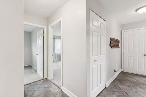 Entry Way - 1129 Sausalito Ct, Bartlett, IL 60103 photo 3 of 3