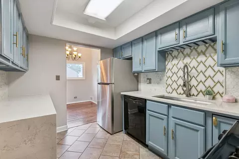 Kitchen - 1129 Sausalito Ct, Bartlett, IL 60103 photo 1 of 3