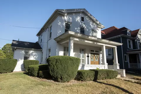 716 Locust St, Sterling, IL 61081