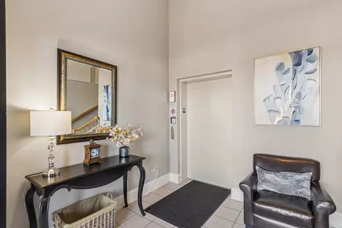 Entry Way - 271 E Railroad Ave #302, Bartlett, IL 60103 photo 1 of 2