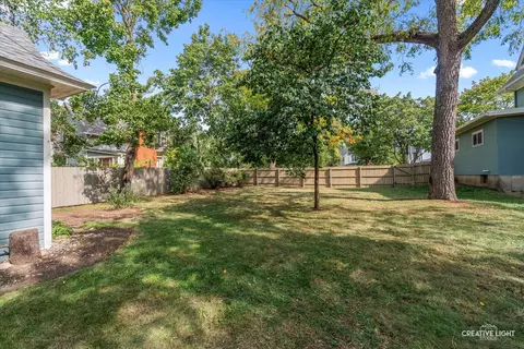 Exterior - 602 Prospect St, Elgin, IL 60120 photo 2 of 4