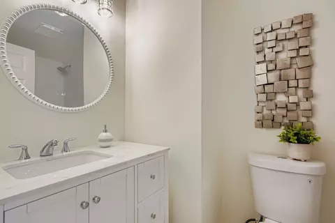 Bath - 16552 Oxford Dr, Markham, IL 60428 photo 3 of 4