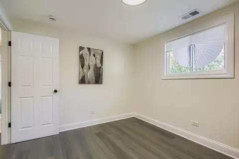 Bedroom - 16552 Oxford Dr, Markham, IL 60428 photo 5 of 9