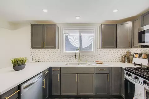 Kitchen - 16552 Oxford Dr, Markham, IL 60428 photo 3 of 3