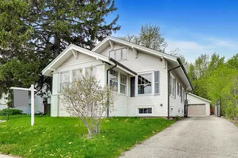 114 Applebee St, Barrington, IL 60010