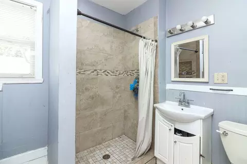 Bath - 450 N Union St, Aurora, IL 60505 photo 1 of 1