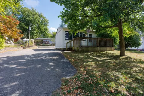 1307 Glenwood Rd, Bloomington, IL 61704