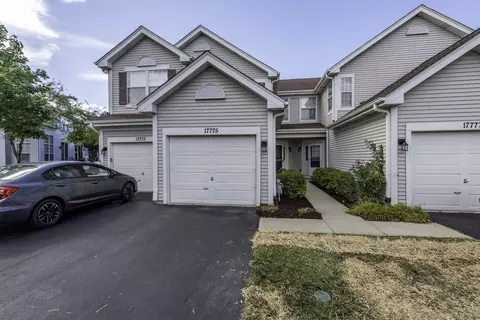 17775 W Braewick Rd, Gurnee, IL 60031