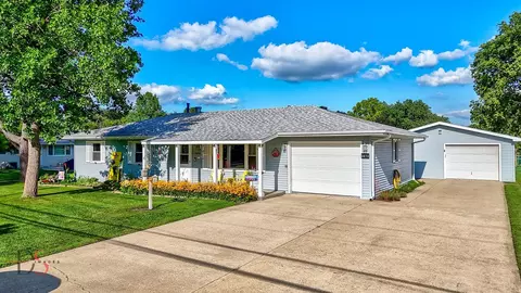 3670 School Dr, Morris, IL 60450
