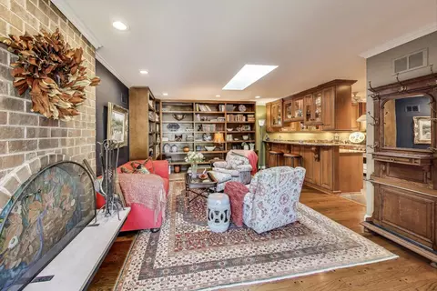 Living - 1 Foxcroft On Auburn, Rolling Meadows, IL 60008 photo 3 of 4