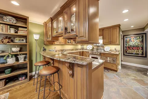 Kitchen - 1 Foxcroft On Auburn, Rolling Meadows, IL 60008 photo 3 of 3