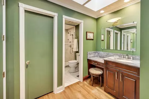 Bath - 1 Foxcroft On Auburn, Rolling Meadows, IL 60008 photo 1 of 4