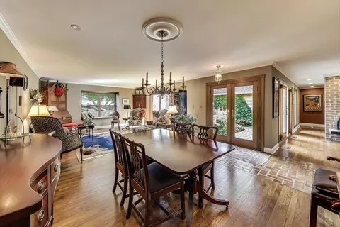 Dining - 1 Foxcroft On Auburn, Rolling Meadows, IL 60008 photo 3 of 3