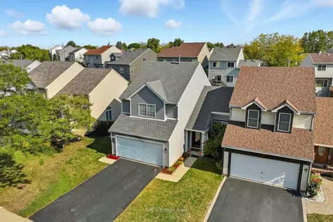 43 W Rustic Ln, Round Lake Beach, IL 60073