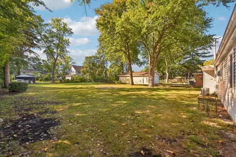 Exterior - 209 67th St, Darien, IL 60561 photo 4 of 6