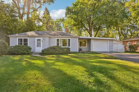 209 67th St, Darien, IL 60561