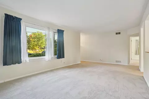 Living - 209 67th St, Darien, IL 60561 photo 3 of 3