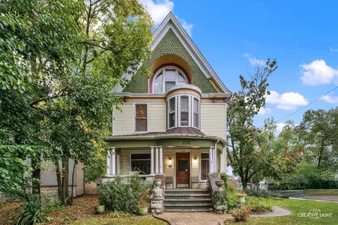 230 Comstock St, Joliet, IL 60436