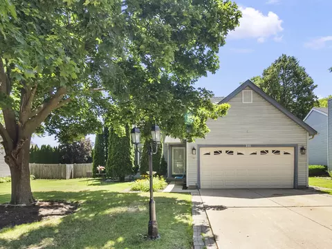 211 N Oltendorf Rd, Streamwood, IL 60107