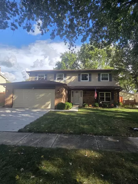 2565 Yellow Star St, Woodridge, IL 60517