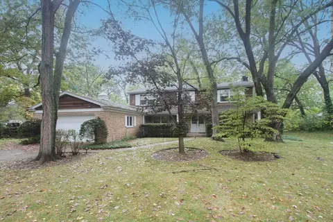 87 Lincolnshire Dr, Lincolnshire, IL 60069