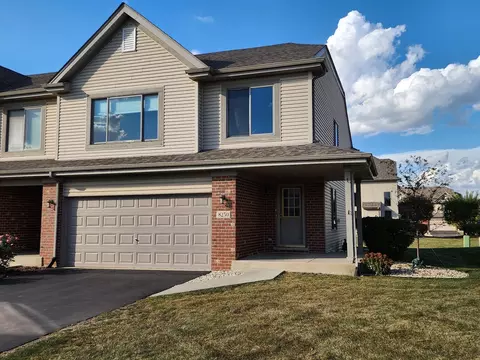 8250 Auburn Ln, Frankfort, IL 60423