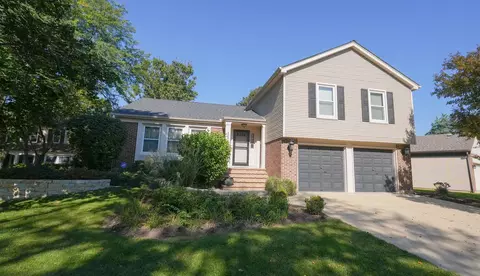 2671 Longview Dr, Lisle, IL 60532