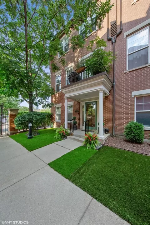 210 W Scott St #K, Chicago, IL 60610