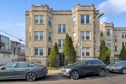 4852 N Sacramento Ave #3, Chicago, IL 60625