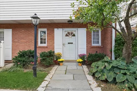 730 Oak St, Winnetka, IL 60093