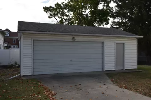 809 S Mason St, Bloomington, IL 61701 photo 2