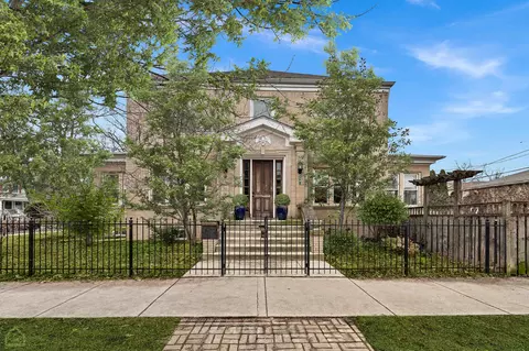 2901 W Sunnyside Ave, Chicago, IL 60625
