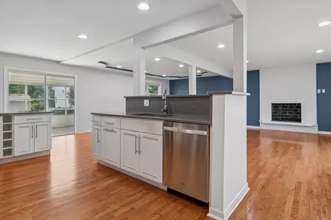 2214 Kingston Dr, Wheaton, IL 60189 photo 6