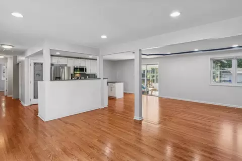 2214 Kingston Dr, Wheaton, IL 60189 photo 7