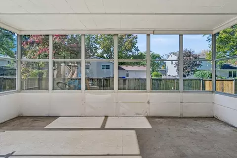 2214 Kingston Dr, Wheaton, IL 60189 photo 18
