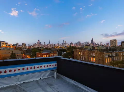 View/Area - Undisclosed, Chicago, IL 60622 photo 2 of 3