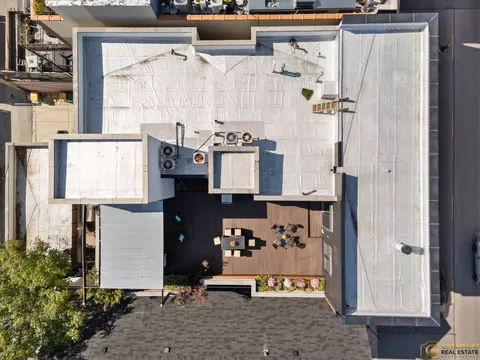 Exterior - Undisclosed, Chicago, IL 60622 photo 7 of 8