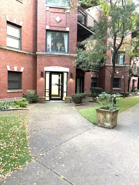 5948 S King Dr #2, Chicago, IL 60637