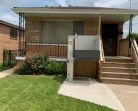 9227 S Perry Ave, Chicago, IL 60620
