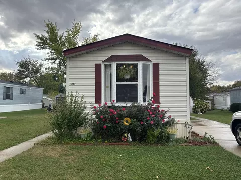 1017 S 9th St, Dekalb, IL 60115