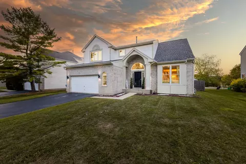 1130 Laurel Ln, Gurnee, IL 60031